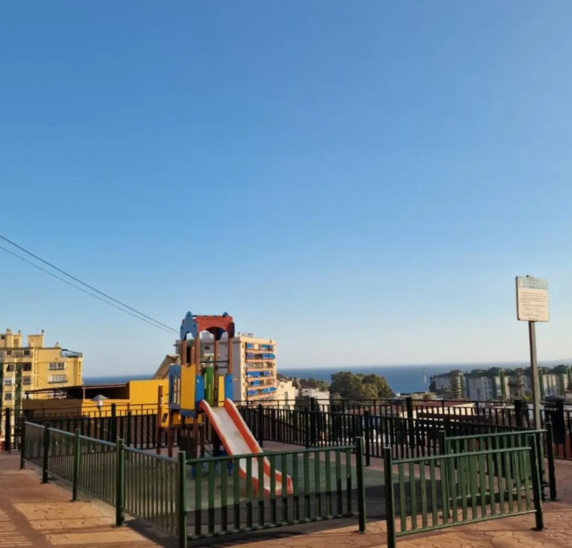 Amplio Piso Cerca De La Playa Del Palo Apartment Malaga